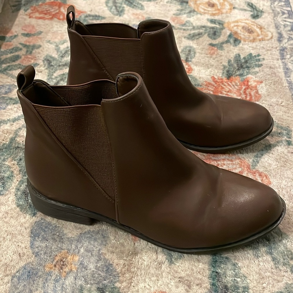 Never worn brown boots